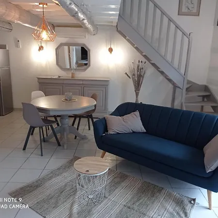Studio Ou Loft Avec Piscine Vendégház