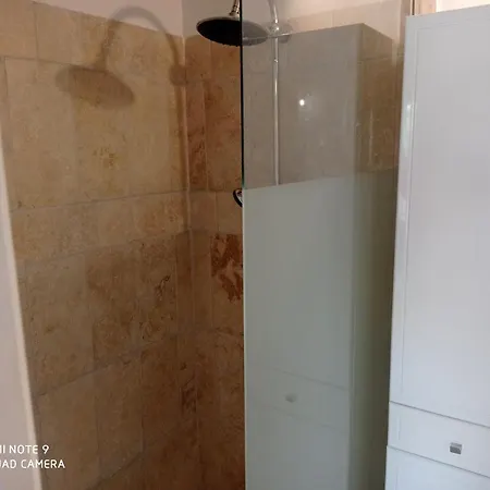 Vendégház Studio Ou Loft Avec Piscine 3*