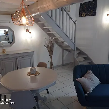 Studio Ou Loft Avec Piscine Vendégház