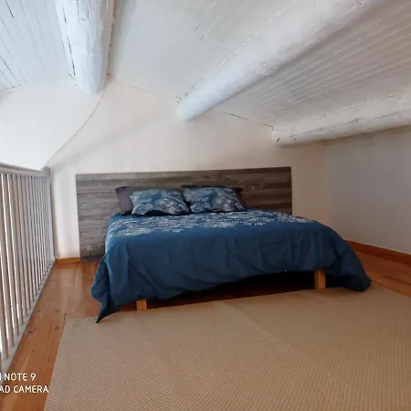 Vendégház Studio Ou Loft Avec Piscine Valréas