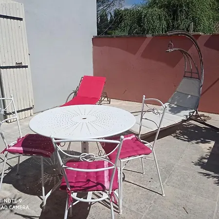 Studio Ou Loft Avec Piscine Vendégház 3*