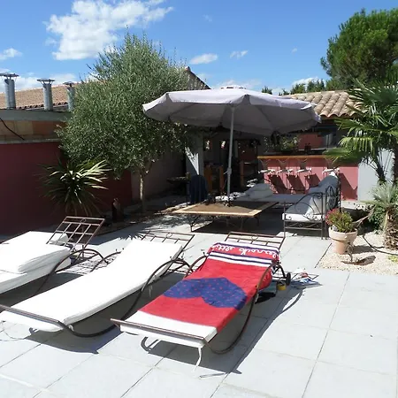 Vendégház Studio Ou Loft Avec Piscine 3*
