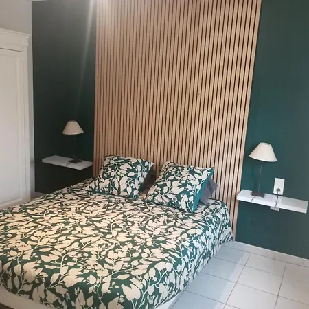 Studio Ou Loft Avec Piscine Vendégház